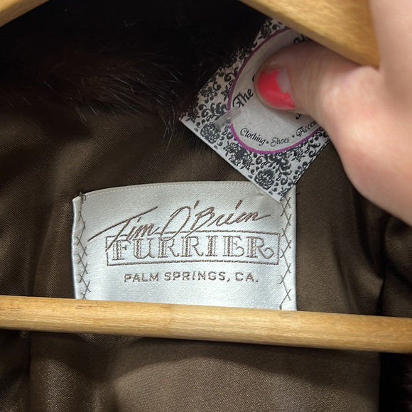 TIM O’BRIEN | PALM SPRINGS FURRIER fur coat - Picture 5 of 10